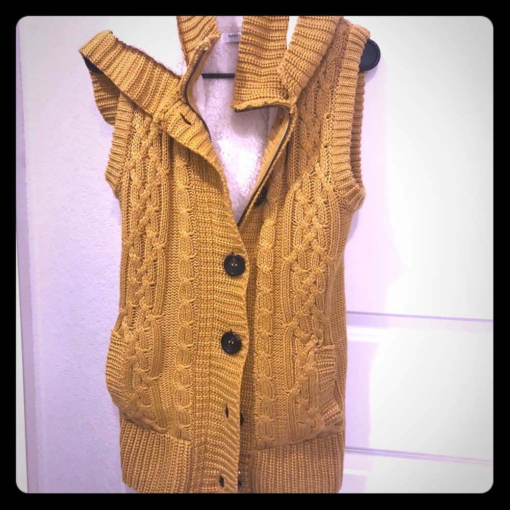 Mustard vest